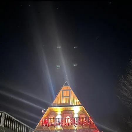 Shtepia E Shqiponjes Semesterpark