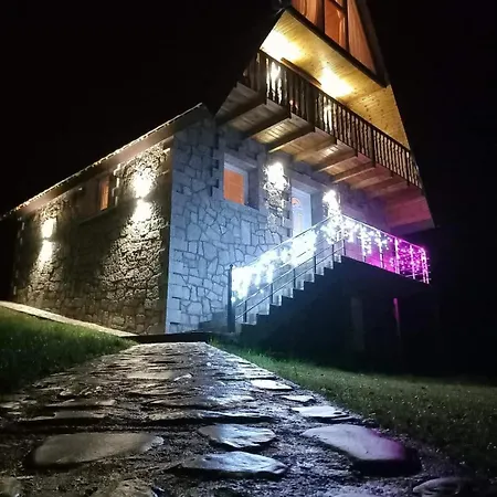 Üdülőpark Shtepia E Shqiponjes