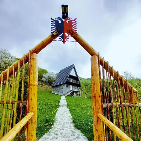 Tatil parkı Shtepia E Shqiponjes Gropat e Selces